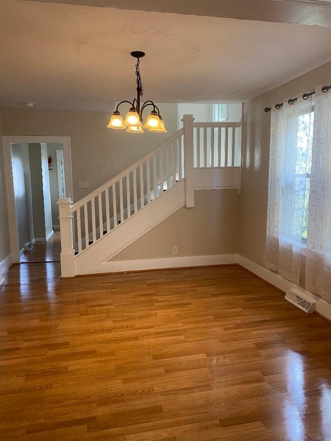 Comedor - 216 N 12th Ave