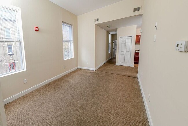 Photo - 2031 St Paul St Unit 2R