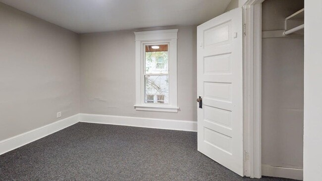 837 Sumner St