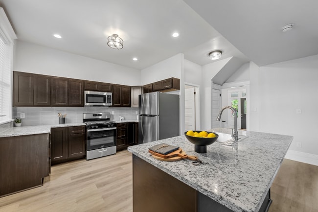 Photo - 6014 Westminster Pl