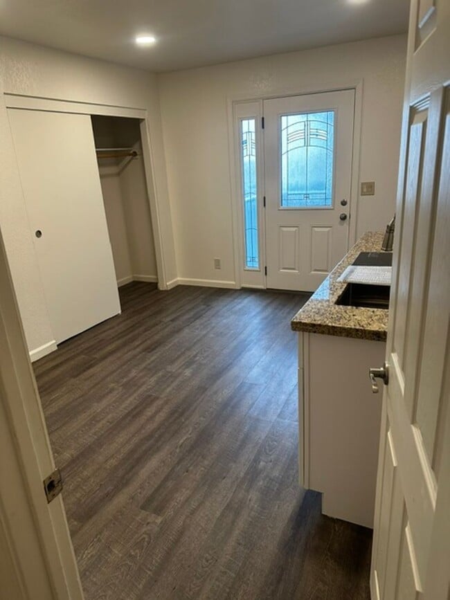 Photo - 124 Fontana Ave