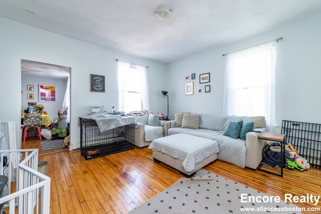5 Munroe St Unit 2