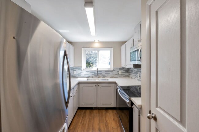 Photo - Sugarhouse -  2 Bed 1 Bath 1 Covered Parking Unidad 22