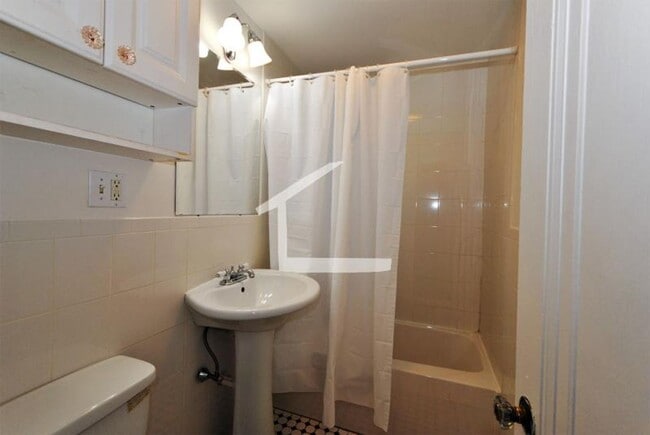 Photo - Nice studio in Cleveland circle