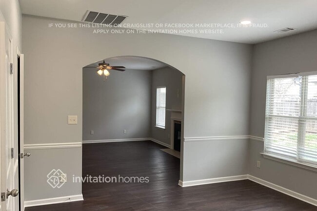 Photo - 4035 Whitfield Oak Way NE