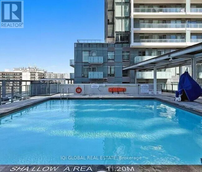 Photo - 8 Olympic Gdn Dr Unité 503