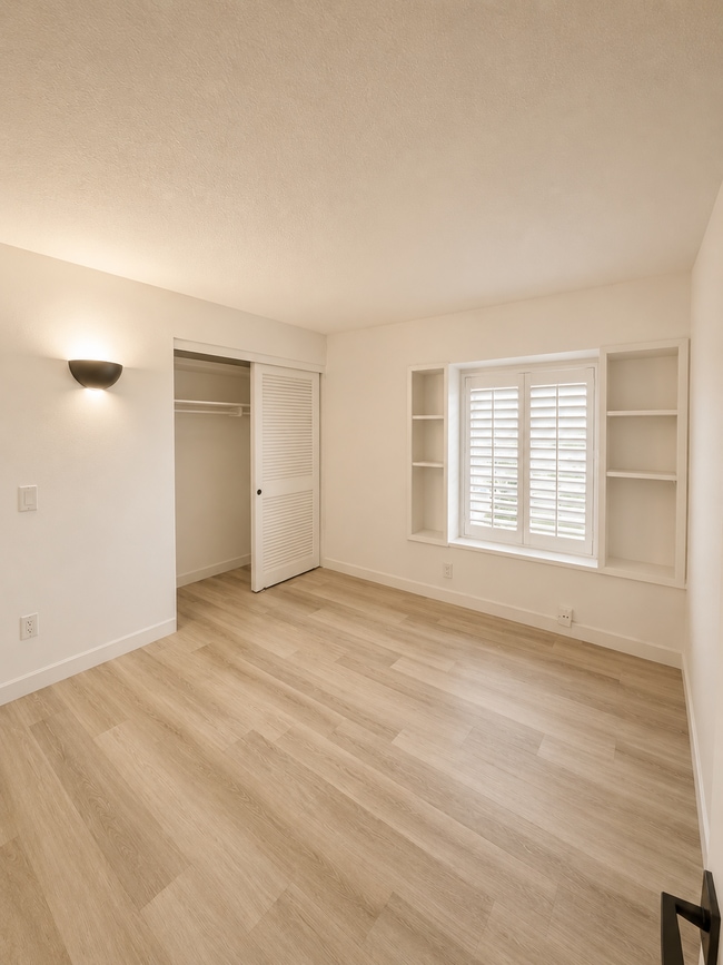 7690 El Chaco Dr