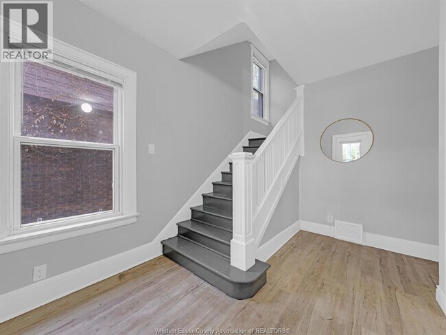 Photo - 353 Indian Rd