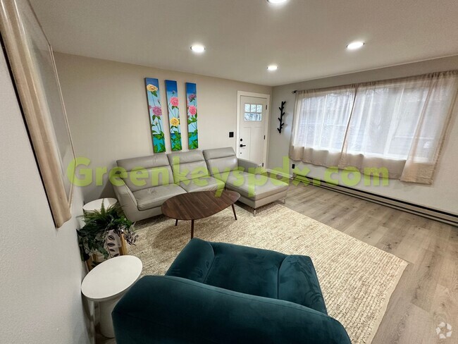 Building Photo - Updated 2-Bedroom Unit on one level that i... Rental