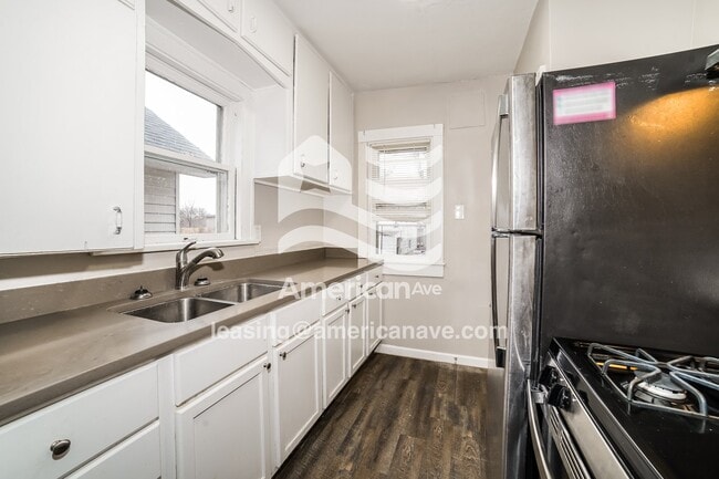 Photo - 727 W Thrush Ave