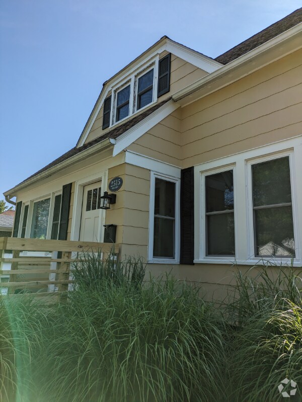 Apartments for Rent with a Garage near Shoreham MI 11 Apartments