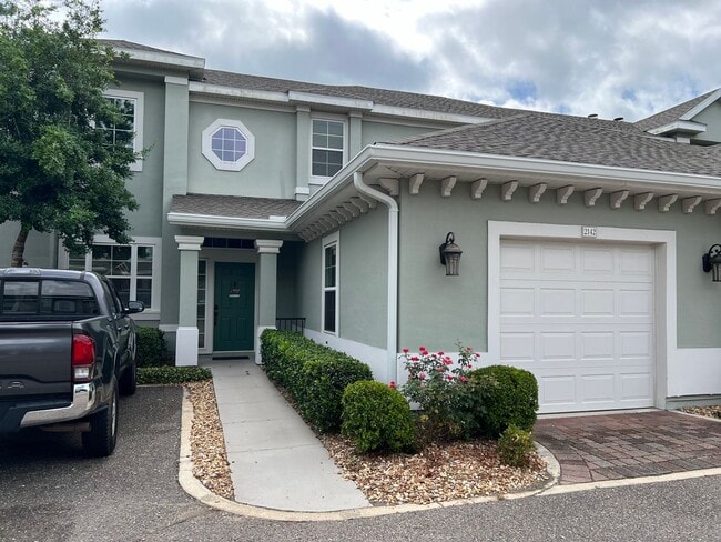 Building Photo - 2 Bed 2.5 Bath