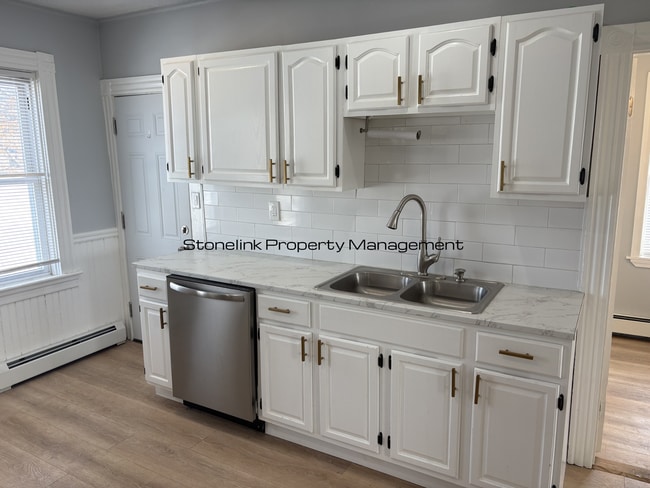 Photo - 27 Ferncliff Ave Unit 2