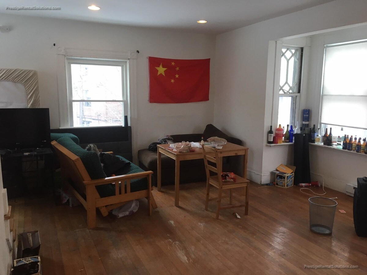 Photo - 19 Braemore Rd Unit 3