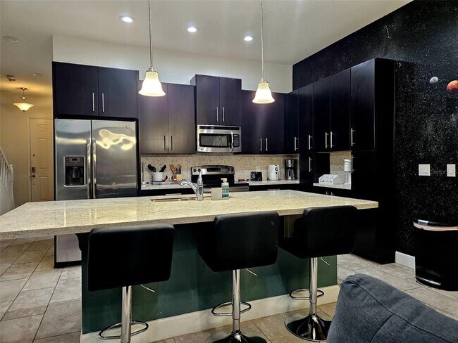 Photo - 386 Captiva Dr