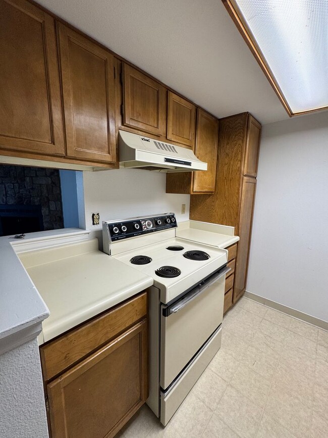 Photo - 2 bedroom, 2 bath condo on Southwest side ...