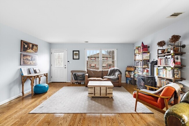Building Photo - 72 Roland Ave Unit A Rental