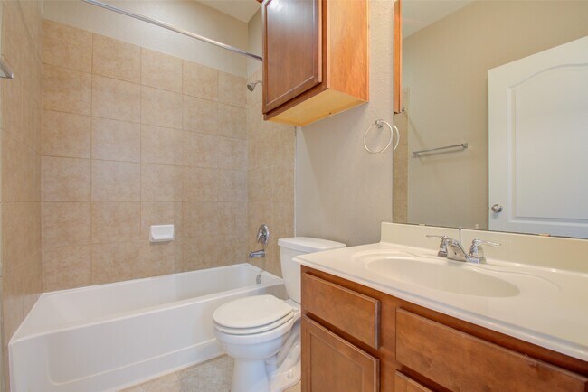 Building Photo - 15307 Macy Dr