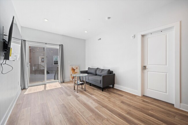 Photo - 3938 Haverford Ave Unit B