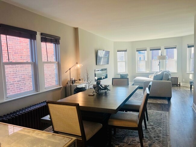 Photo - 1827 Gunderson Ave