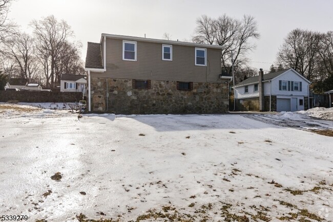 Building Photo - 5 Canfield St Rental