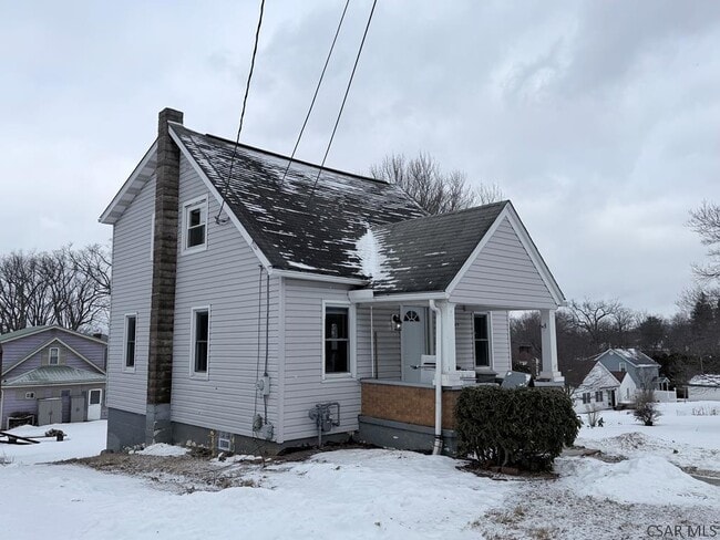 Building Photo - R247 Darr St