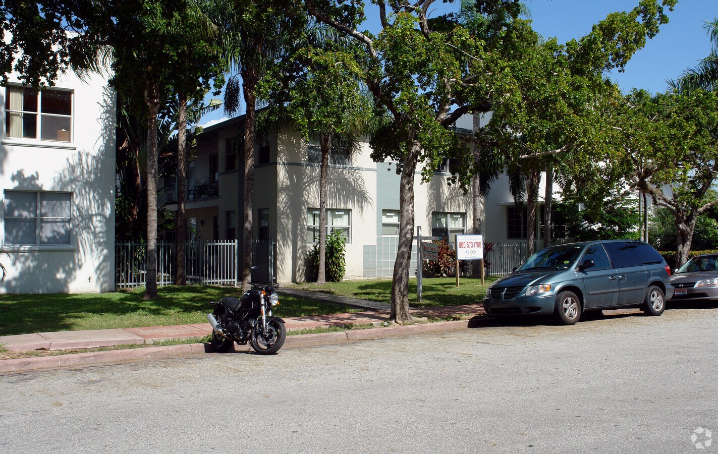 Photo - 1040 Jefferson Ave Apartments