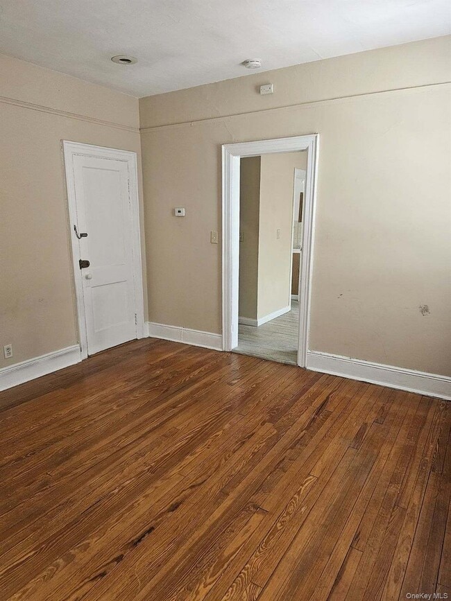 Photo - 556 Broadway Unit #4