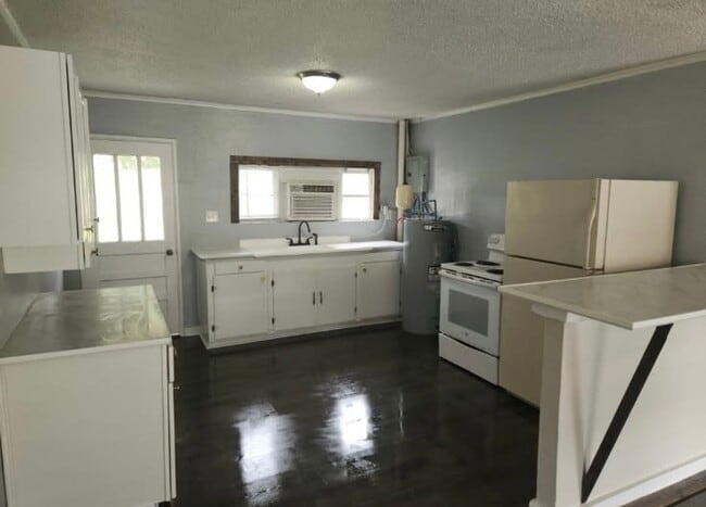 Building Photo - 1326 Barry St Unit 2