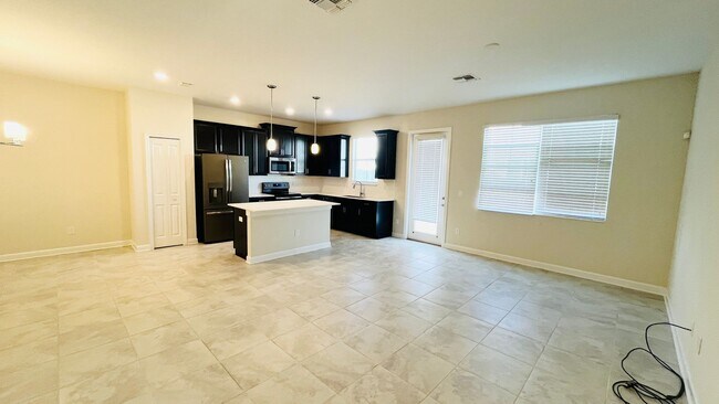 Photo - 4 bed 3.5 bath Townhouse In Storey Lake