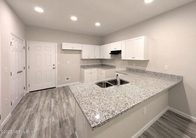 Photo - 2532 N Davis St