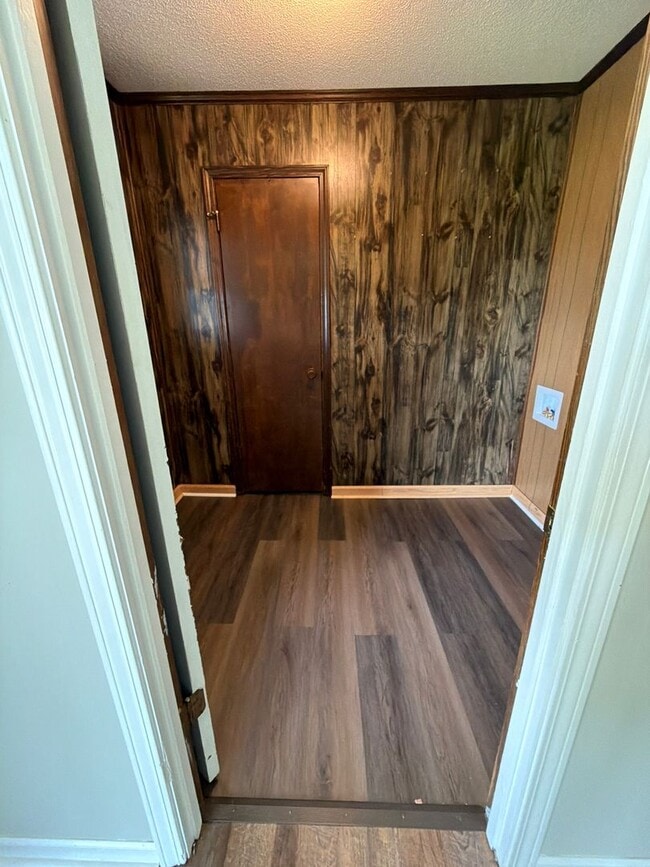 Photo - Available Now! Stunning Home!!