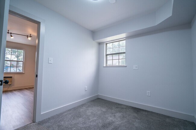 Photo - 139 E Butler Ave Unit 136 Race Street