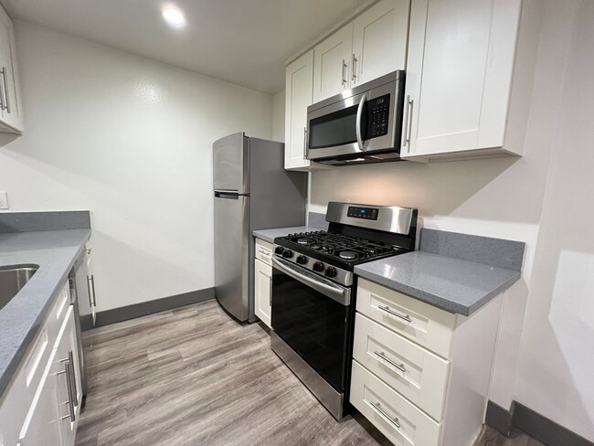 Photo - 3715 S Canfield Ave Unit 104