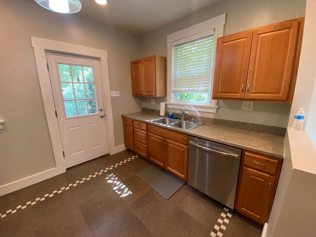 Photo - 230 Ridge Ave Unit 230 Ridge Ave Apt 1