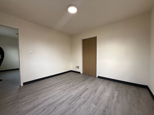 Room 1 (Upstairs) - 12221 Sobieski Ave House