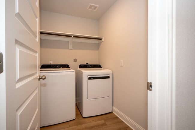 Photo - 409 Aurora Creek Ln