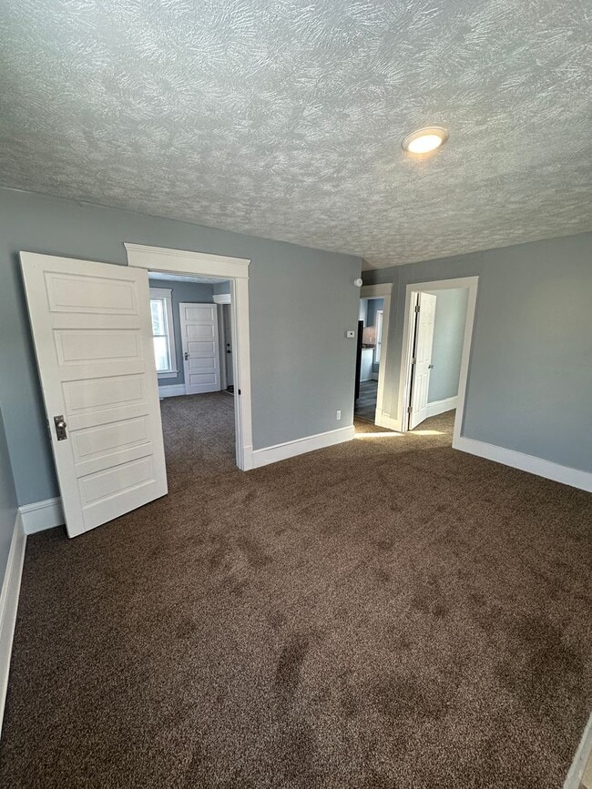 Photo - Lease-to-Purchase Fully Updated Home with Garage & Modern Finishes!