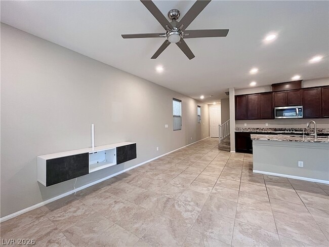 Photo - 5587 Lushan St