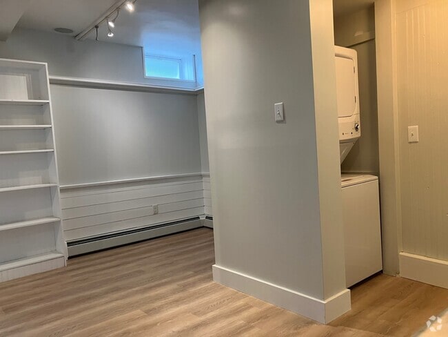 Building Photo - 59 Center St Rental