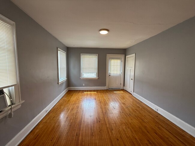 2748 Harris Ave Unit 4