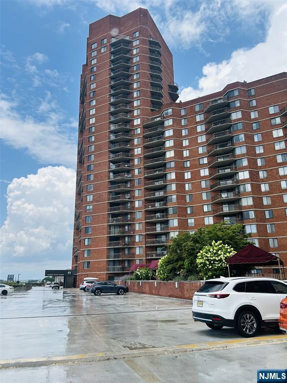 Building Photo - 1040 Harmon Cove Tower Unit 1040-1040 Rental