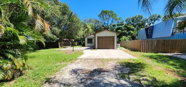 Photo - 3/2 1 car garage in Vero Beach