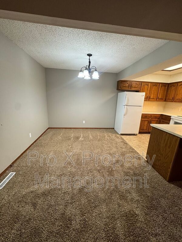 Photo - 296 Streamside Ct