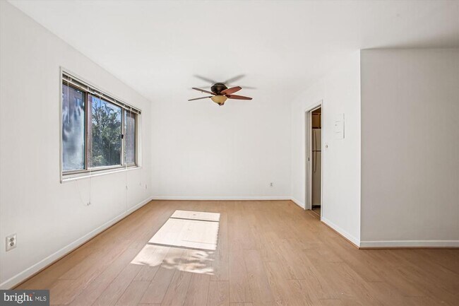 Photo - 3900 Tunlaw Rd NW Unit 509