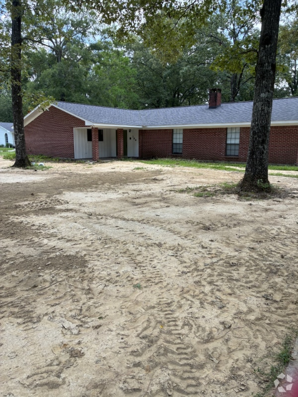 Building Photo - 396 Rowland Rd Rental