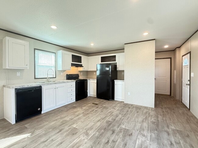 Photo - 203 Linda St