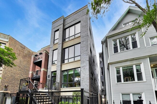 Photo - 3740 N Clifton Ave Unit 2