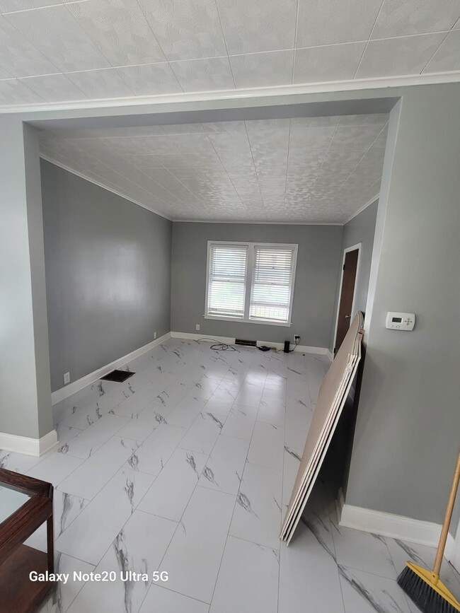 Building Photo - 375 Military Rd Rental
