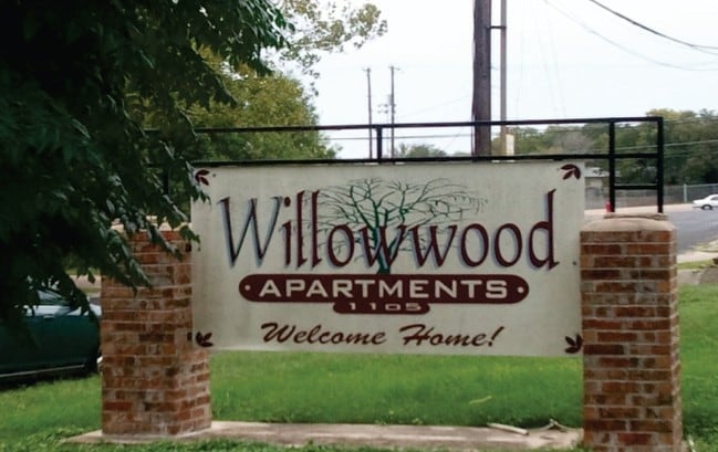 Pylon Sign - Enclave at Killeen Apartments